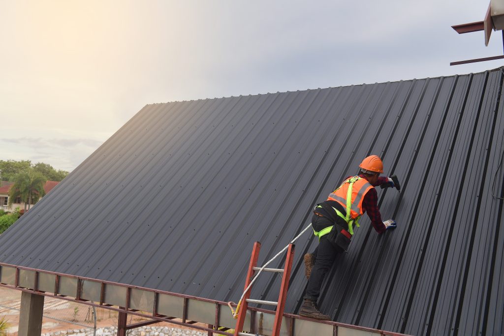Emergency Roof Repair Tips for Storms